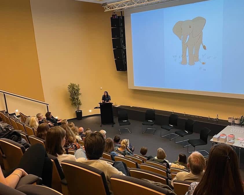 Conférence-Débat ‘Entre 4 murs’ – Cercle cité (28 septembre 2023)